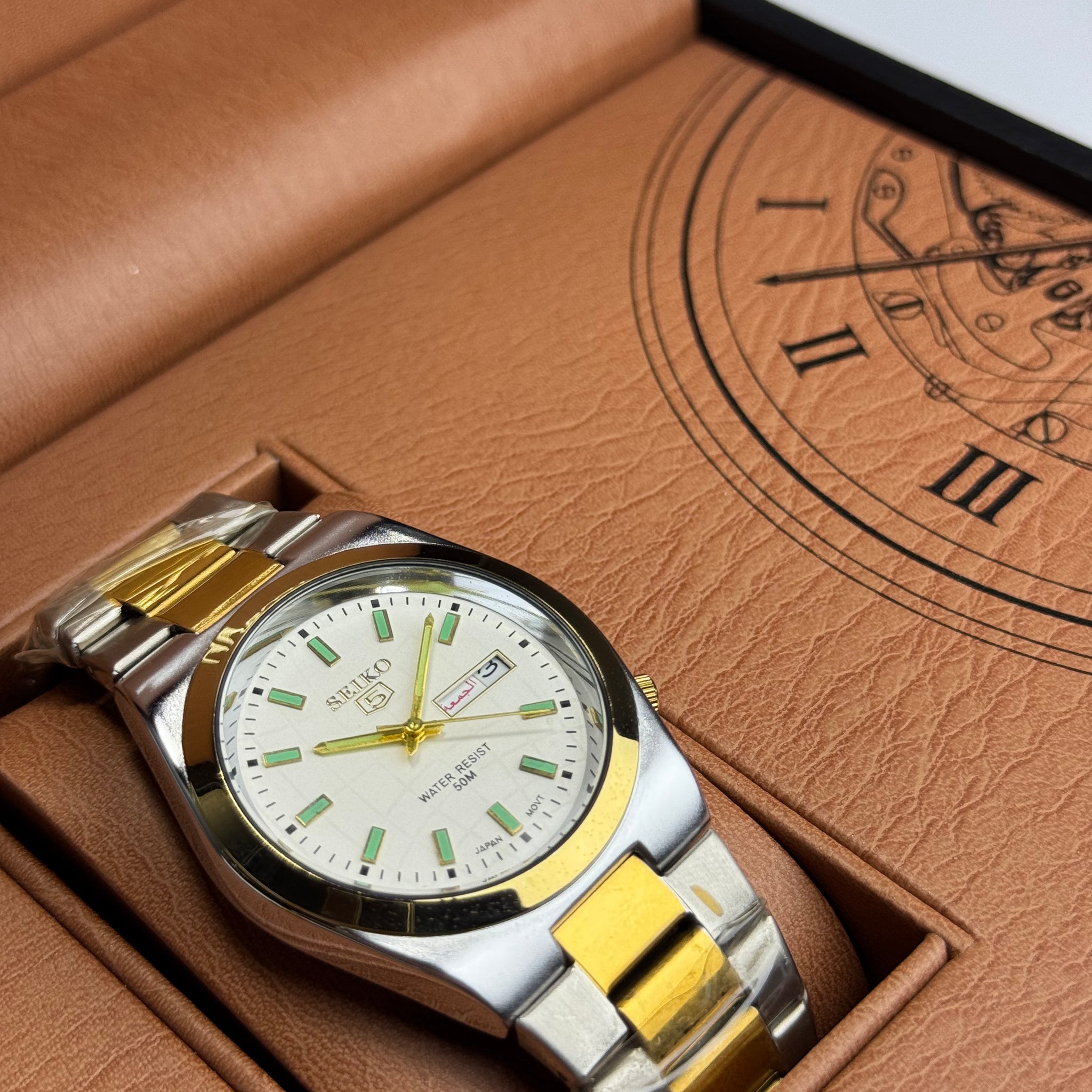 Seiko 5 Day&Date True Tone With Master Lock